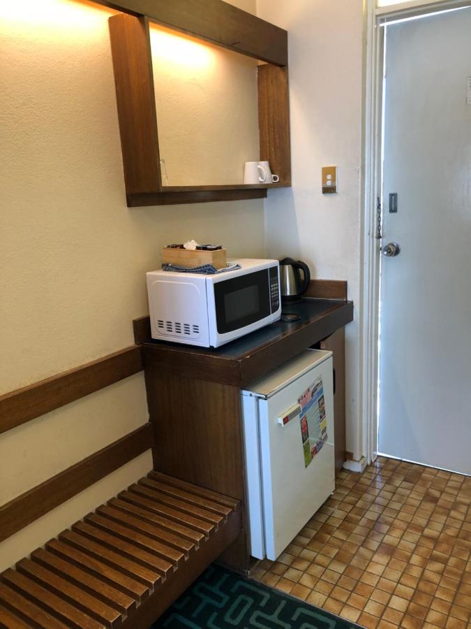 Canberra Lyneham Motor Inn ภายนอก รูปภาพ