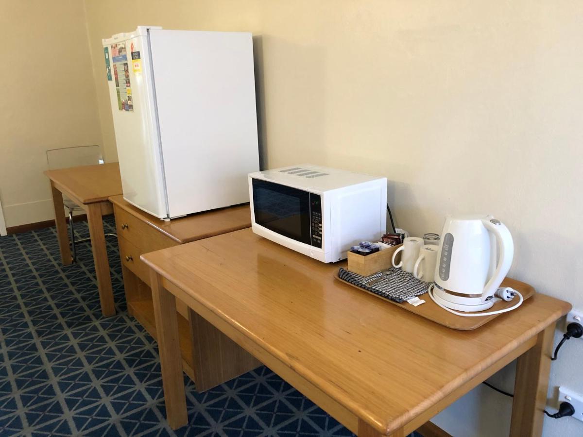 Canberra Lyneham Motor Inn ภายนอก รูปภาพ