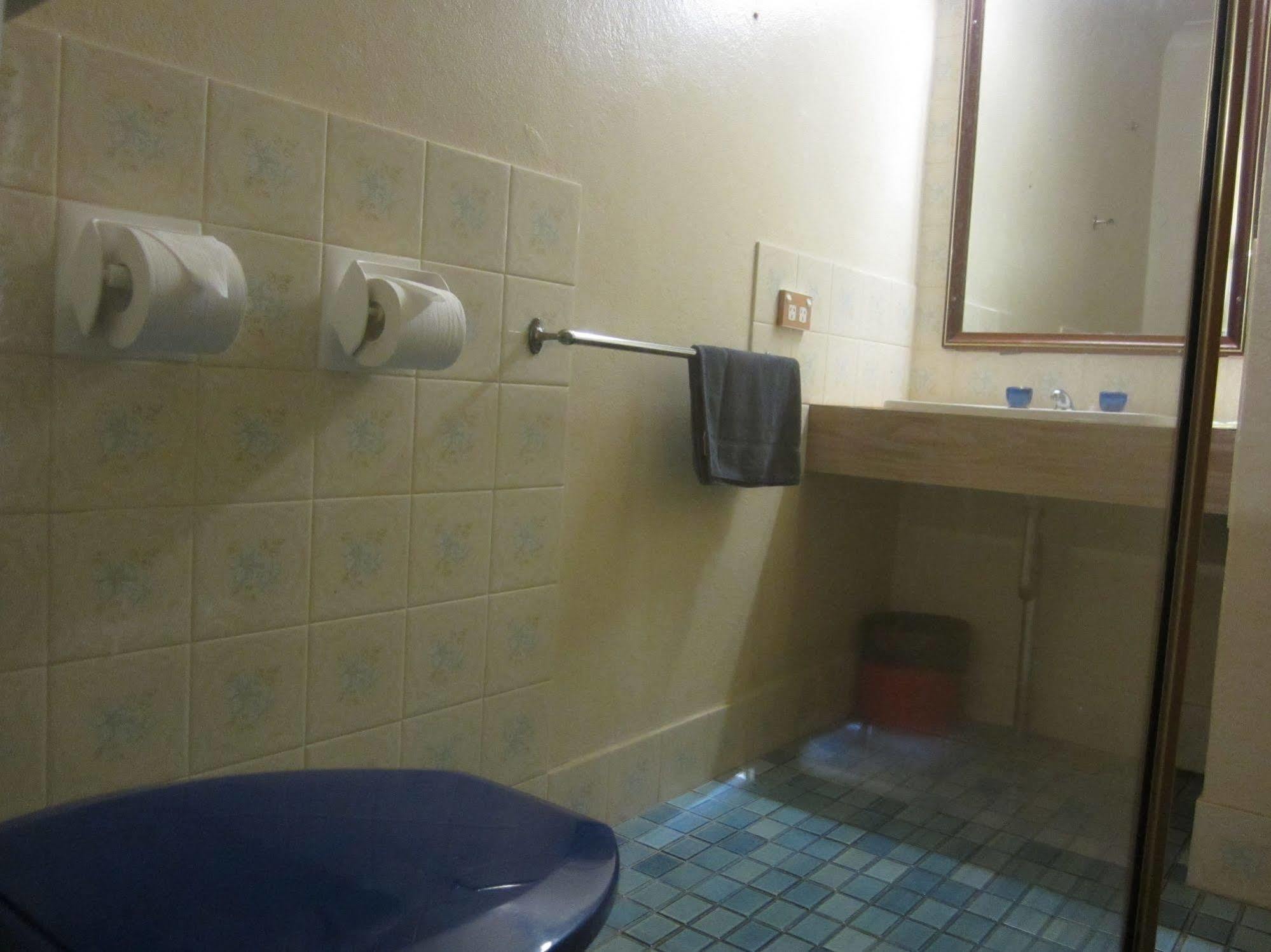 Canberra Lyneham Motor Inn ภายนอก รูปภาพ