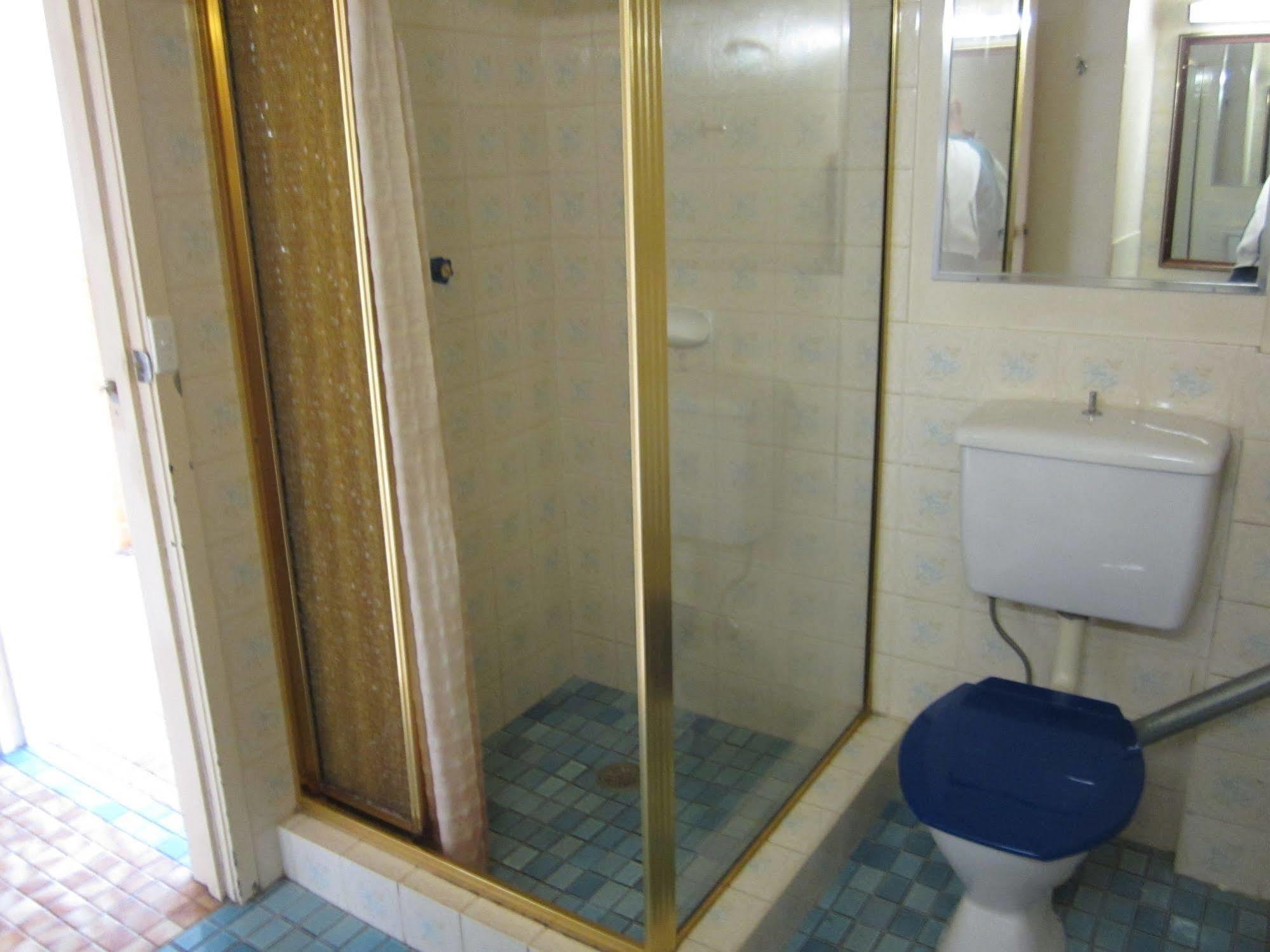 Canberra Lyneham Motor Inn ภายนอก รูปภาพ