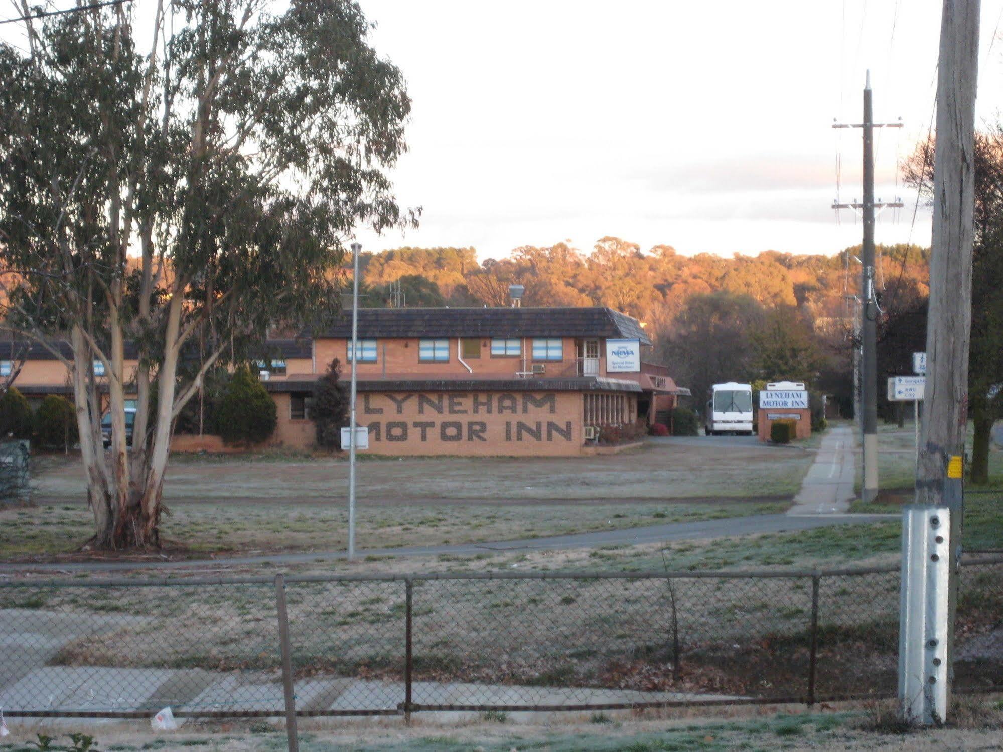 Canberra Lyneham Motor Inn ภายนอก รูปภาพ